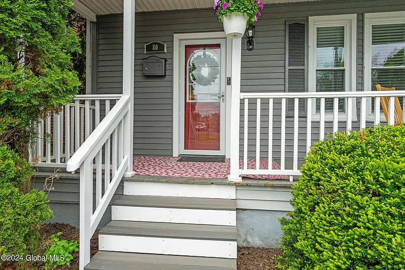 4th image of 80 Arch Street