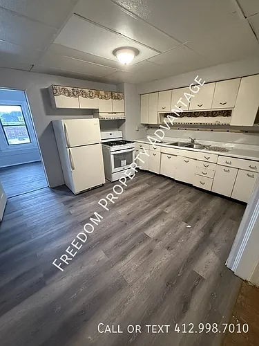 224 N Main St Photo 1