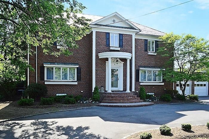 1st image of 8 Douglas Ave