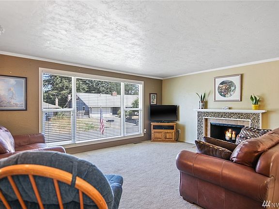3rd image of 9724 79th St SW