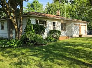 9175 Bernice Dr, Pinckney, MI 48169