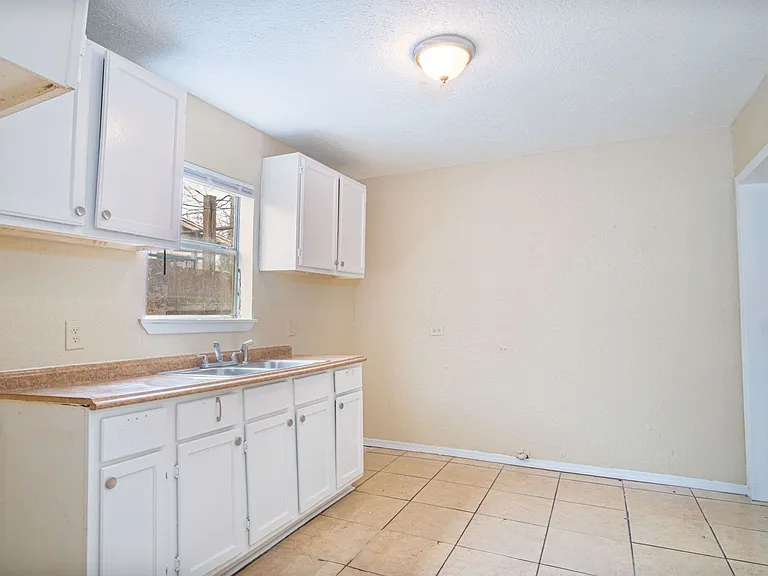 838 Nevada St — Photo 10