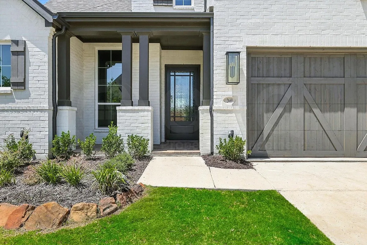 5 bed, 5.5 bath, 3449 sqft, $4,950 — Photo 3