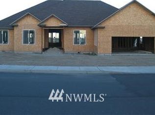 305 Crestview Dr, Moses Lake, WA 98837