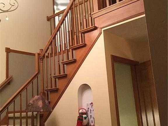 2nd image of 9962 Juniper Ct