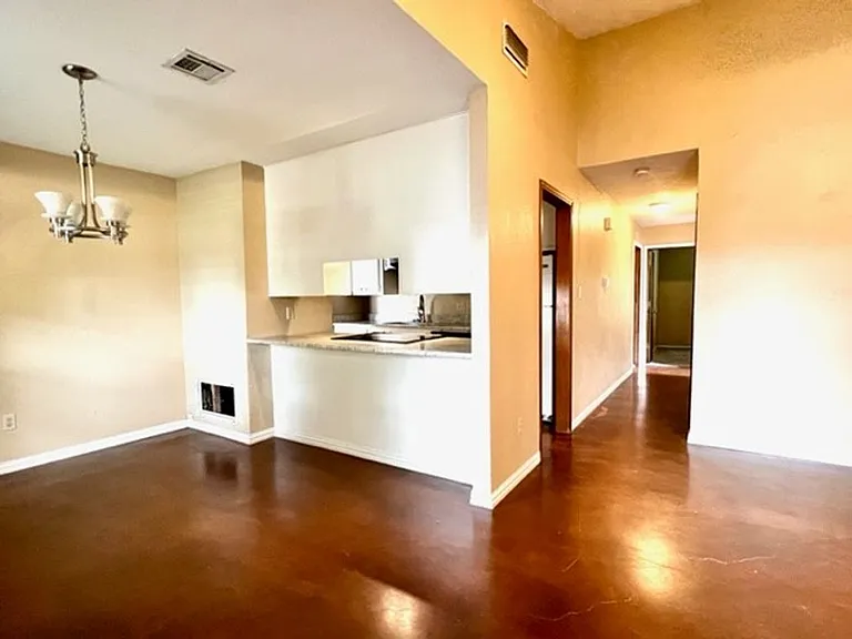 808 Peregrine Dr — Photo 2