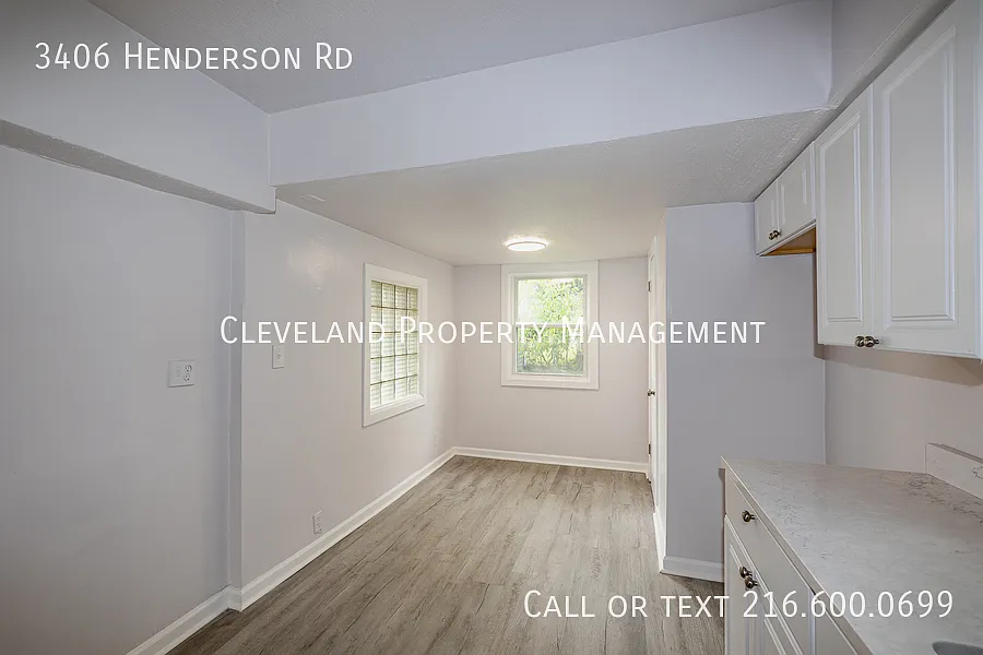 Renovated 4 bedroom in Cleveland Hts. — Photo 4