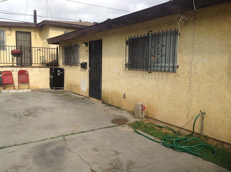 2nd image of 406 42nd St #2