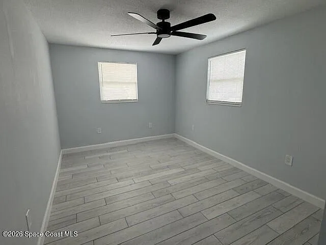 2137 Canterbury Ln — Photo 22