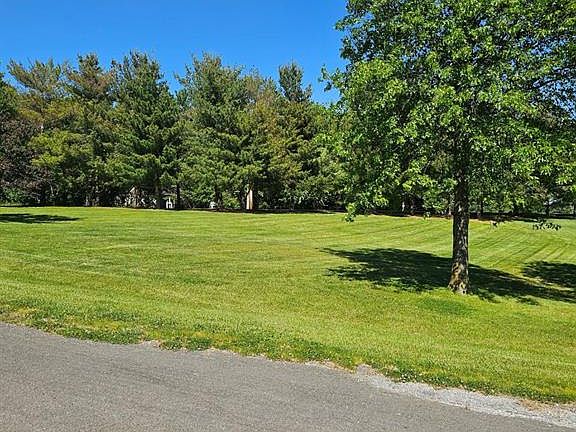 4th image of 13884 White Pine Ln
