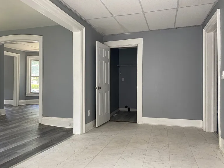 60 Center St — Photo 18