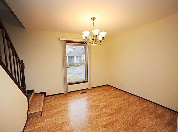 4th image of 2647 College Hill Cir #212