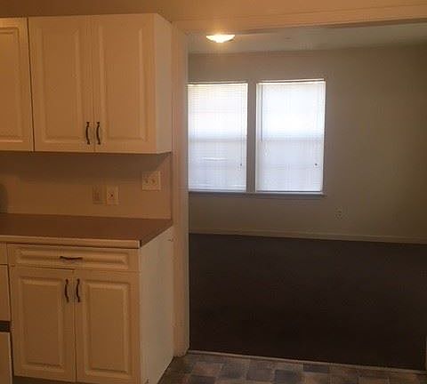 4th image of 221 Linwood Ave #A