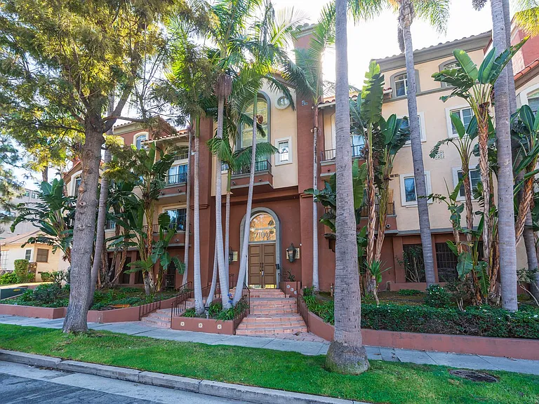 7100 La Tijera Blvd #D101 — Photo 1