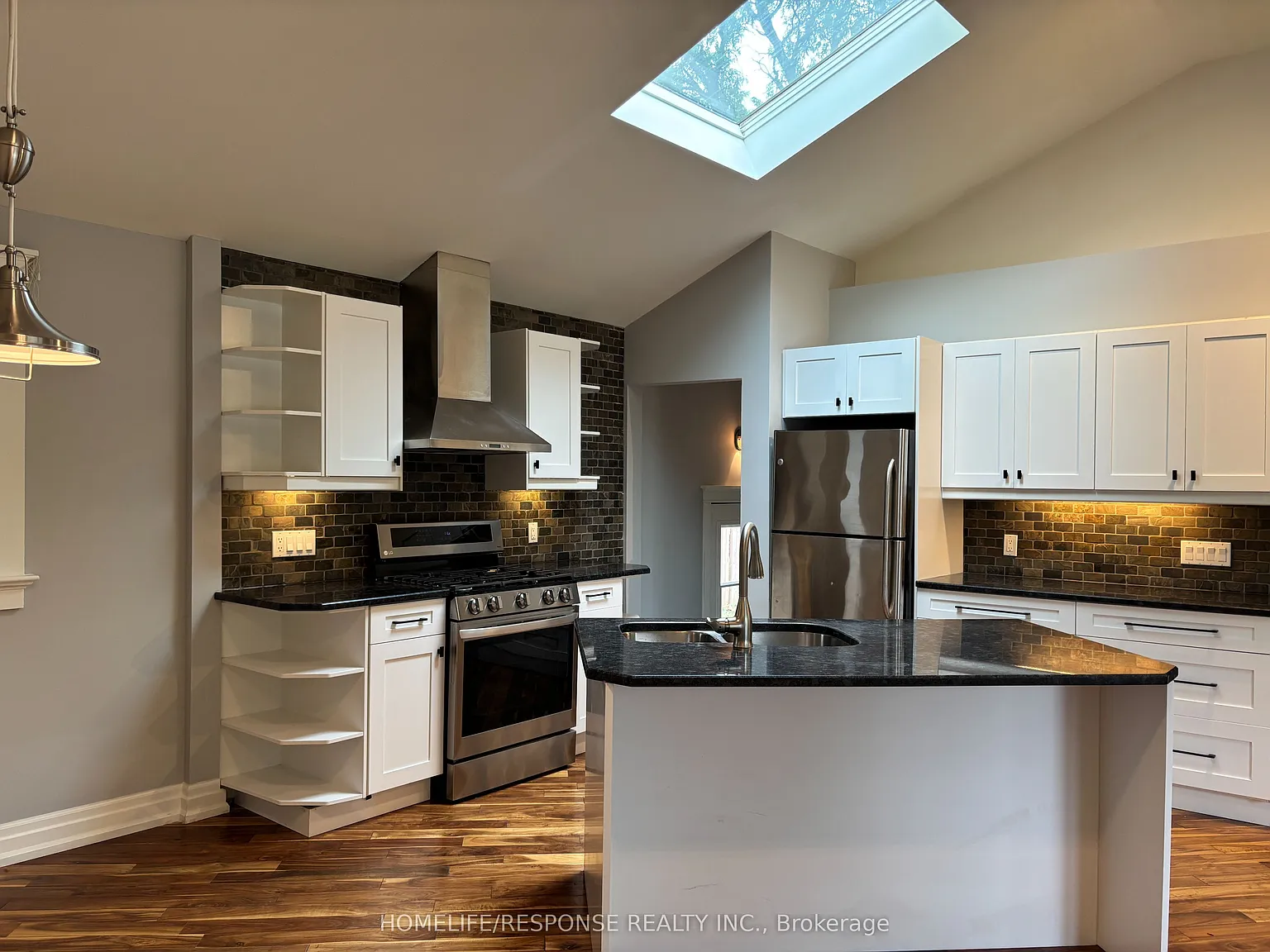 4 bed, $4,720 — Photo 4