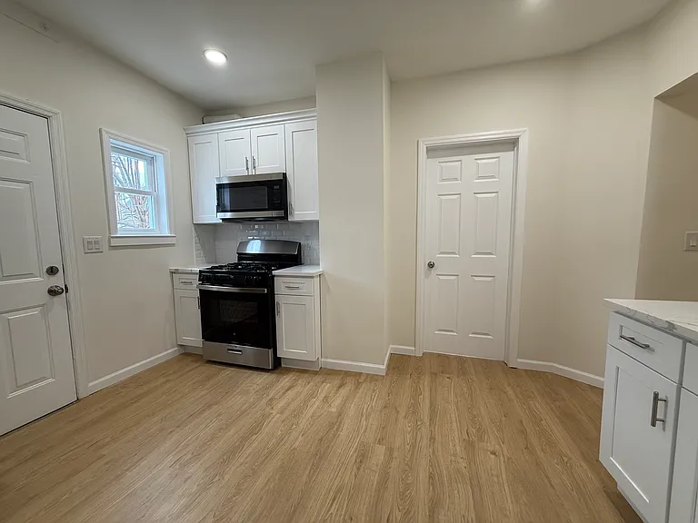 356 Carnegie Pl #1 — Photo 5