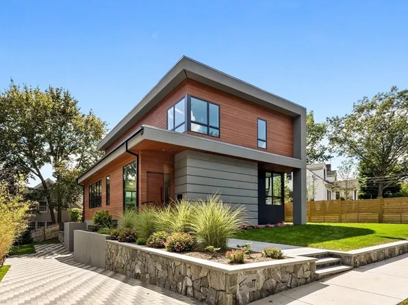 90 Auburndale Ave, Newton, MA 02465