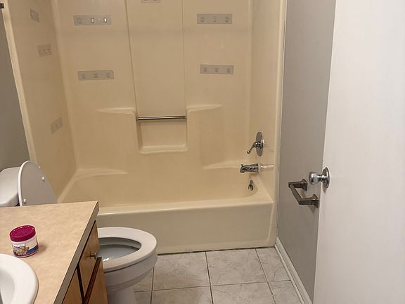 2nd image of 19420 Manchester Dr APT 6