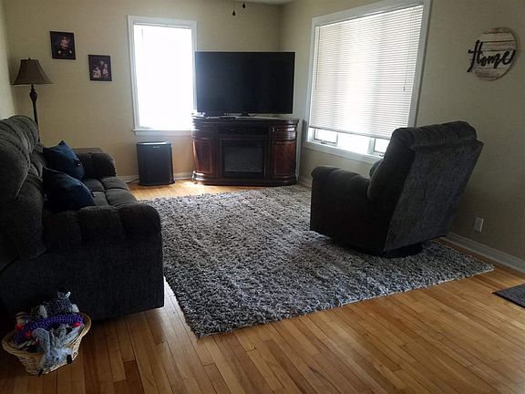 3rd image of 16 Alvern Ave