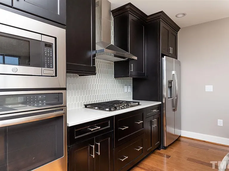122 N Harrington St #825 — Photo 5