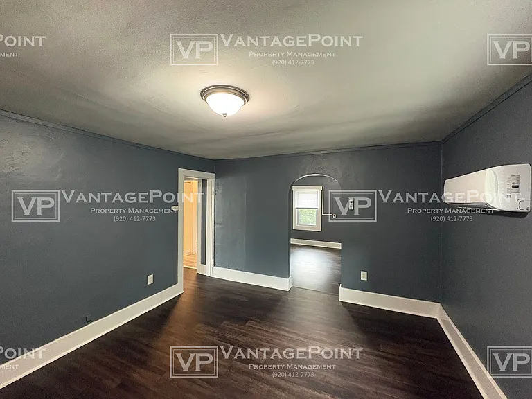 309 S Webster Ave — Photo 6