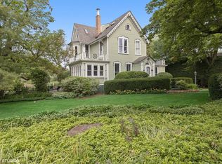 328 Linden St, Winnetka, IL 60093