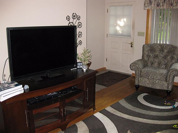 2nd image of 1331 Cottonwood Dr