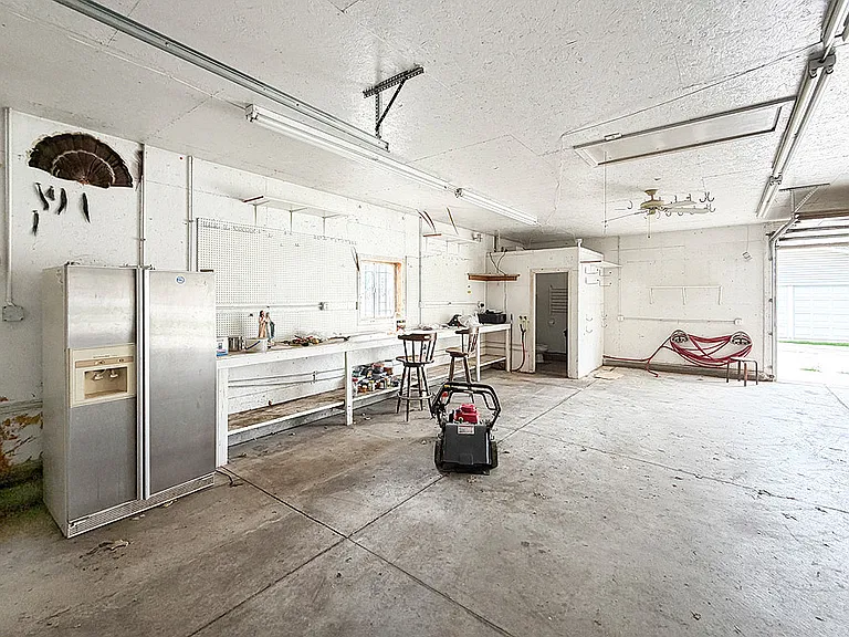 Detached 4 Car Garage