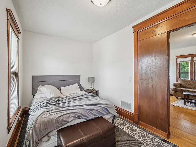913 22nd Ave NE #FOUR PLEX — Photo 12