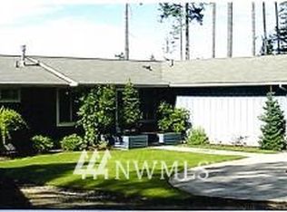 711 Country Club Dr E, Union, WA 98592