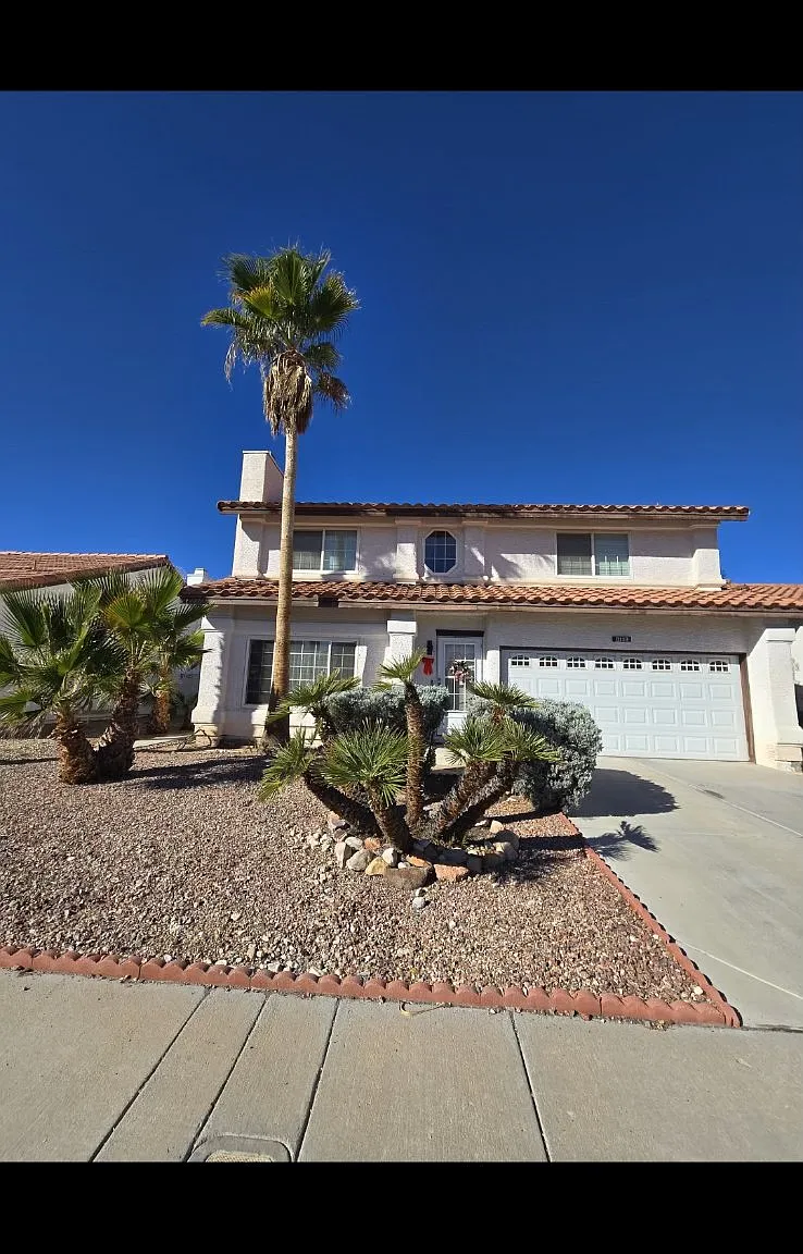 3 bed, 1.5 bath, 1600 sqft, $2,600 — Photo 3