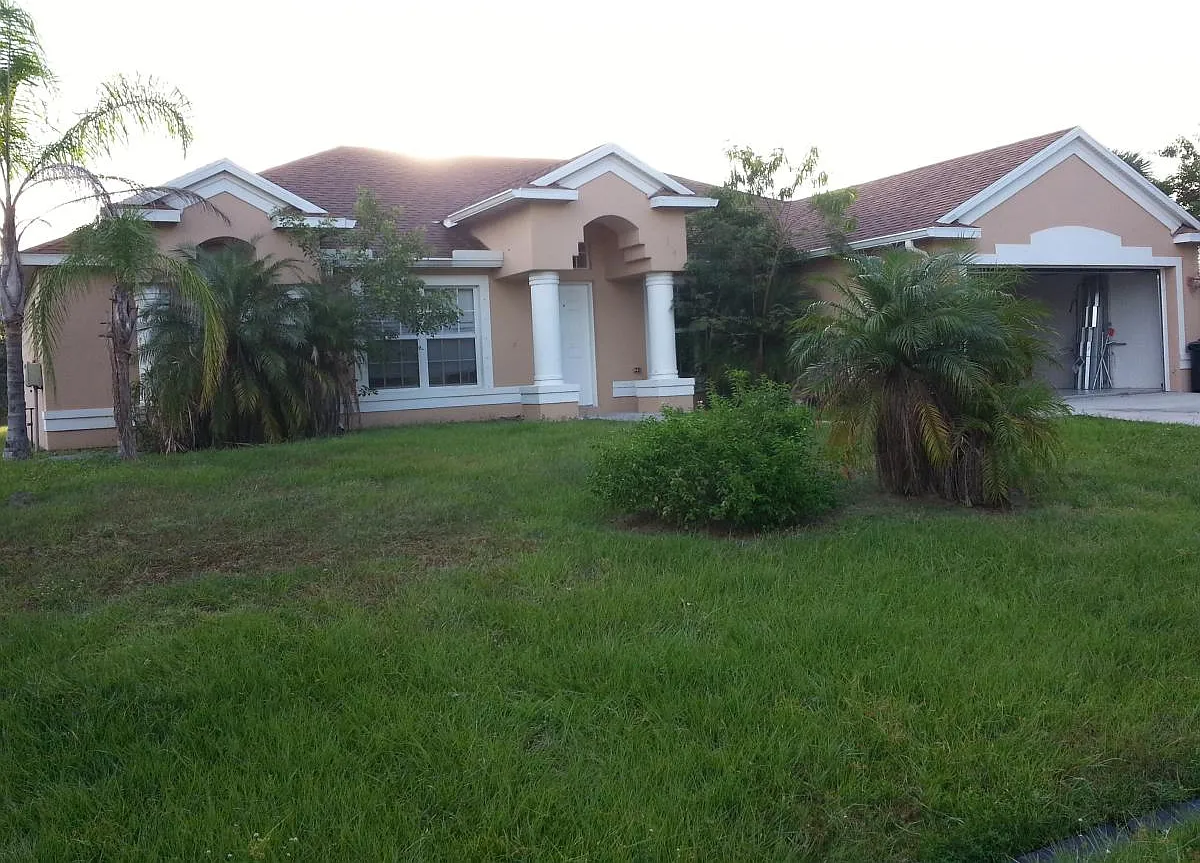 4 bed, 2236 sqft, $2,795 — Photo 2