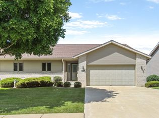 1918 W Church St, Freeport, IL 61032