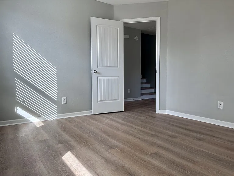 379 Jasmine Dr — Photo 6