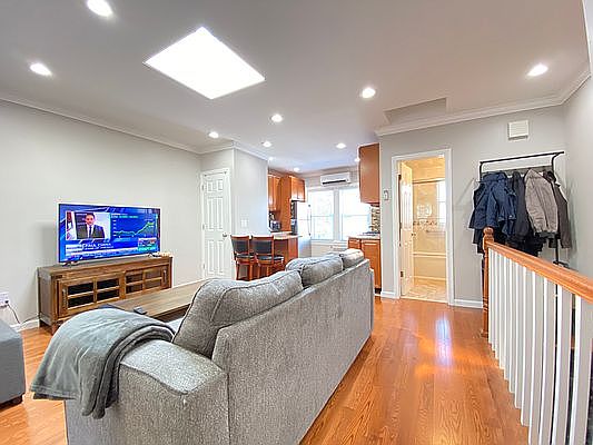 2nd image of 100-17 Ascan Ave #3