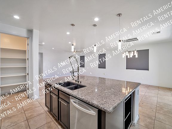 5th image of 319 E Desert Haven Pl