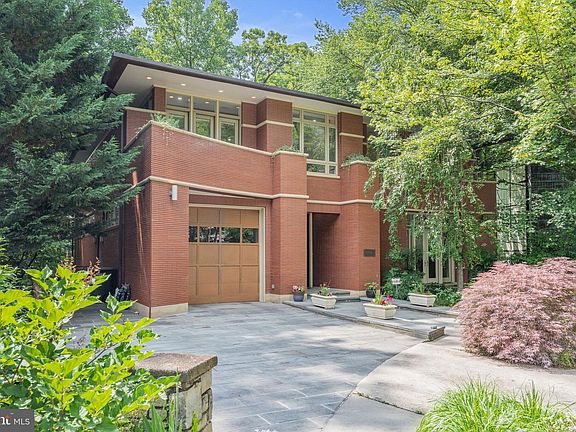 5th image of 2807 Chesterfield Pl NW