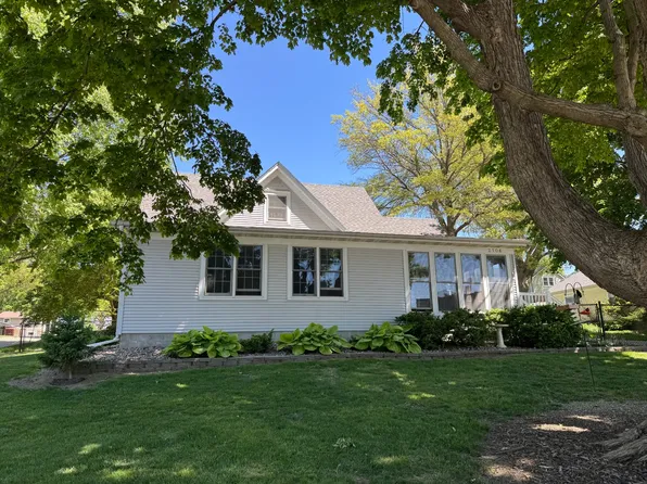 2106 College St, Elk Horn, IA 51531