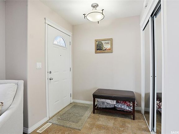 3rd image of UNIT 17-622 Lamarsh ROAD