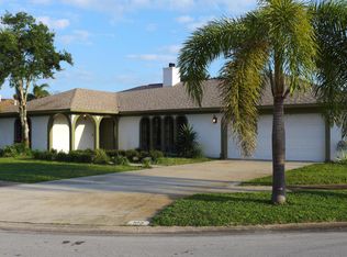 513 Bay Cir, Indian Harbour Beach, FL 32937