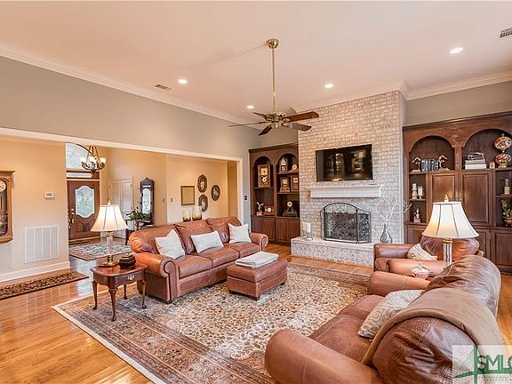 3rd image of 3 Oak Glade Ct