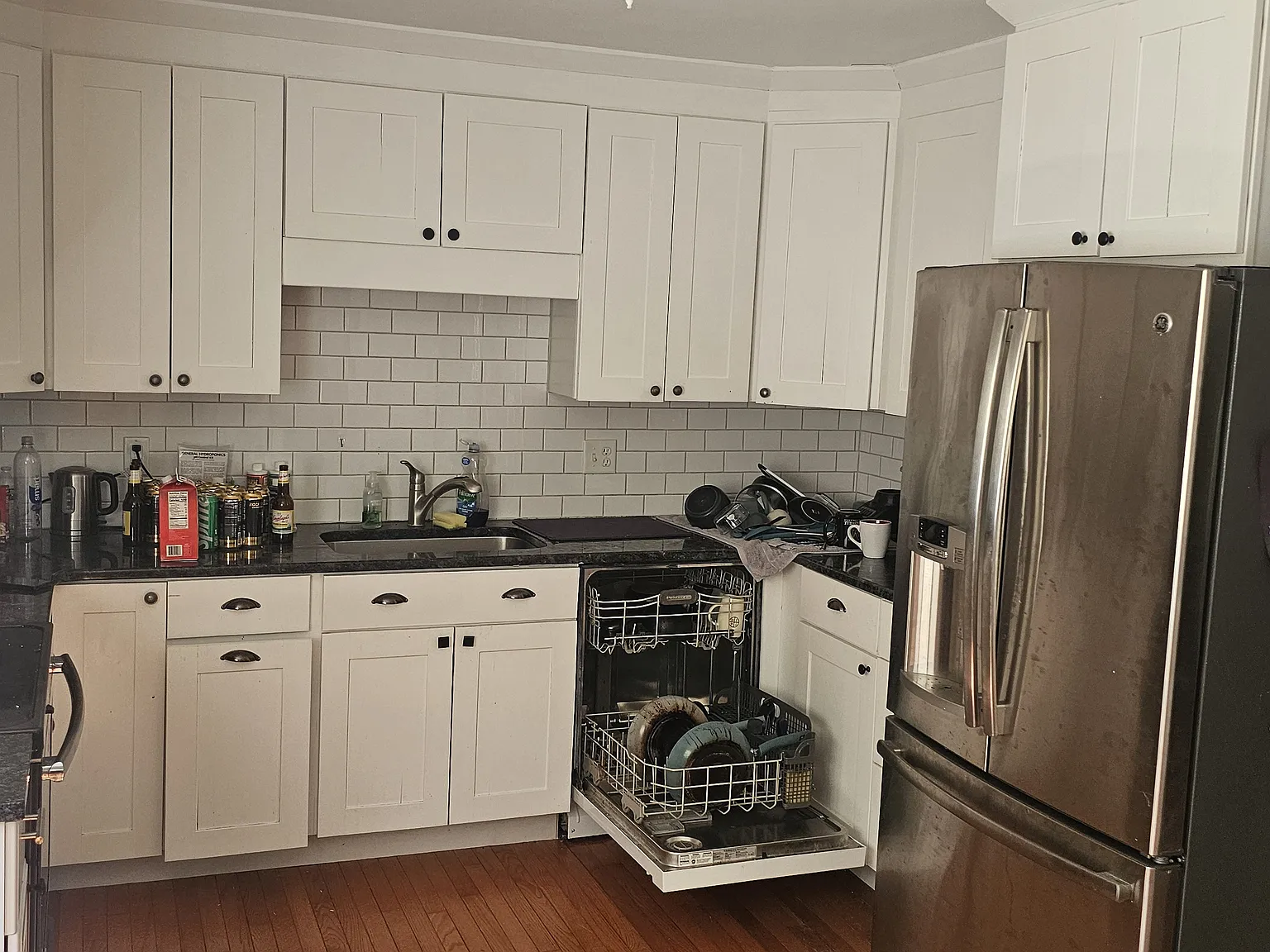 2 bed, 1.5 bath, 2106 sqft, $1,500 — Photo 2
