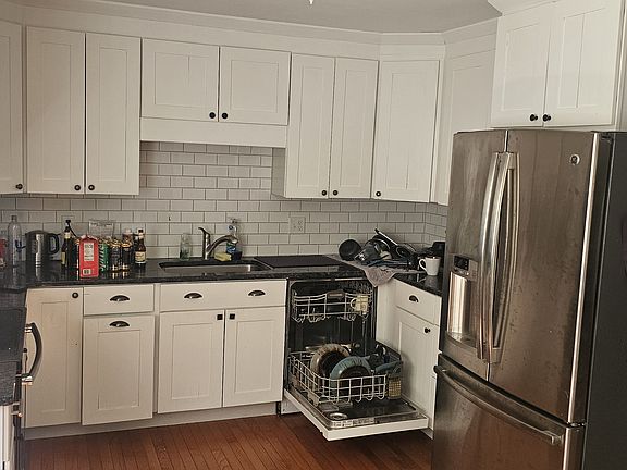 3rd image of 16 Westview Dr