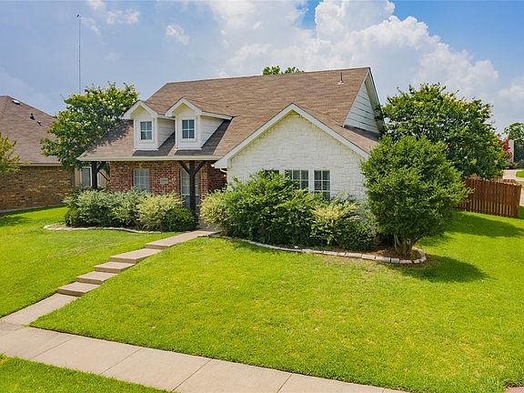 3rd image of 2845 Hampshire Ln