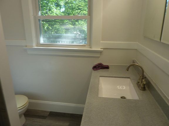 4th image of 642 1/2 Atwood St NE