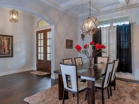 4th image of 213 Circle Club Ln