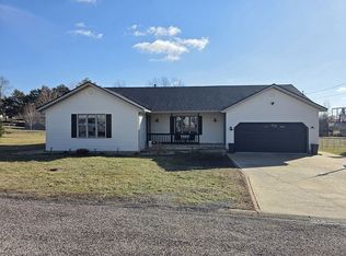 2106 Karen St, Vandalia, IL 62471