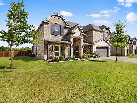 3rd image of 949 Gold Finch Ln