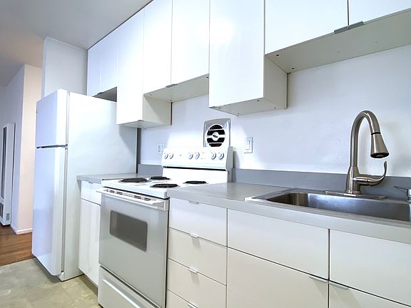 2nd image of 155 Haight St #203