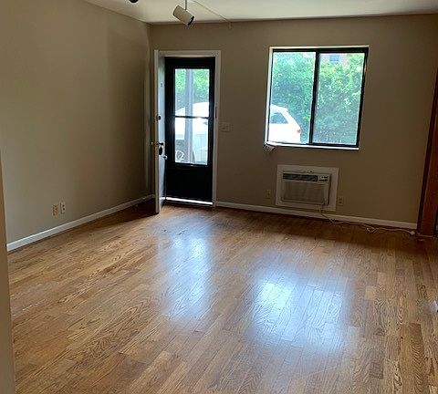 2nd image of 2134 Fairfax Ave APT D3